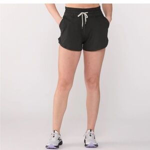 Vuori Women's Halo Performance Shorts in black